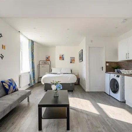 F1Hr - Cozy Double Room With Great Amenities Apartamento *
