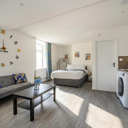 F1Hr - Cozy Double Room With Great Amenities