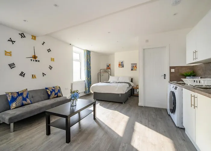 11f1 Captivating & Luxurious